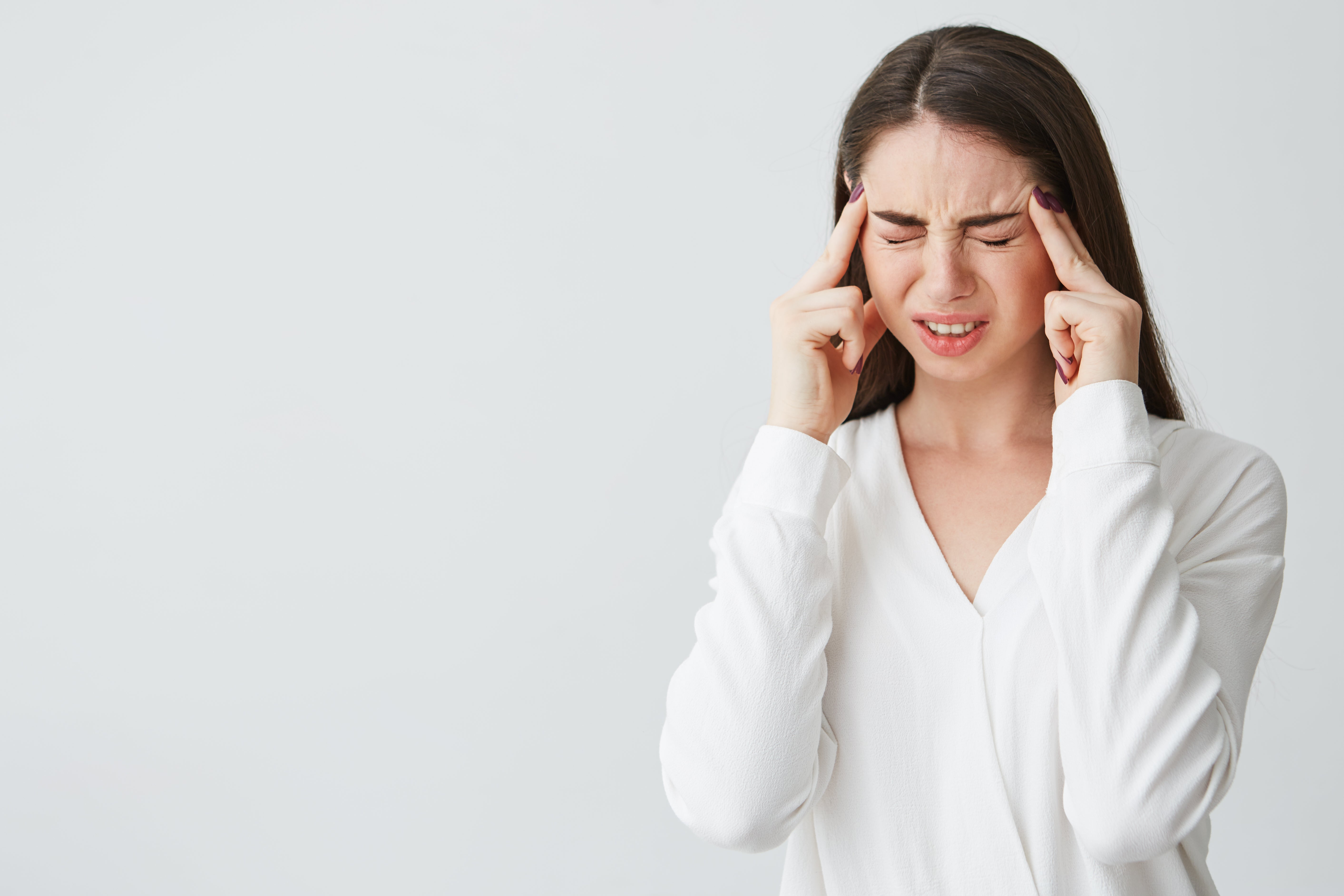 Magnetic-Therapy-vs.-Traditional-Pain-Relief-What-s-More-Effective  Calmara